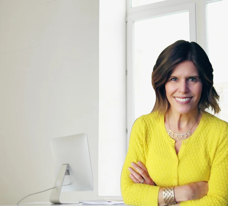 r23-melissa-benaroya-headshot-office-17444190879968.png